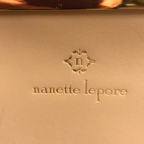 NANETTE LEPORE SIENNA SATCHEL/CROSSBODY TAUPE NWT - Picture 3 of 7